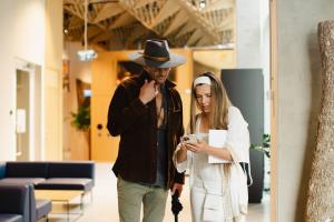 Johann-Urb-raadio-Elmaris-Foto-Jane-Vogt-006-Johann-Urb-ja-Monika-Kuzmina