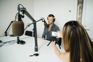 Johann-Urb-raadio-Elmaris-Foto-Jane-Vogt-068-Johann-Urb-ja-Monika-Kuzmina