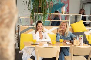 Janika-Koch-Mae-kohtumine-Foto-Jane-Vogt-44-Monika-Kuzmina-ja-Janika-Koch-Mae