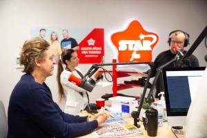 Dr-Siim-Simmo-Star-FMis-Foto-Jane-Vogt-102-Andres-Puusepp-Siim-Simmo-ja-Monika-Kuzmina