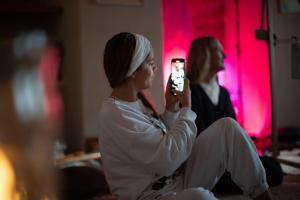 Star-FM-meeskond-Helirannakul-Foto-Jane-Vogt-194-Lilia-Martmaa-ja-Monika-Kuzmina