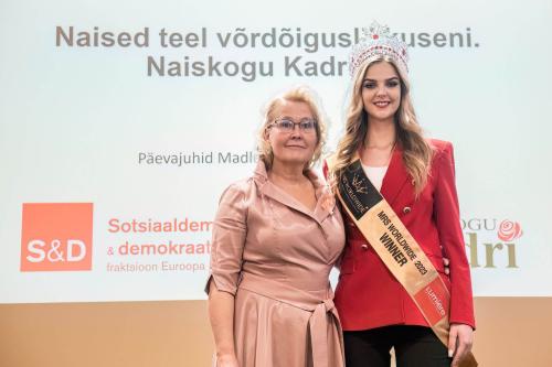 Naiskogu-Kadri-juubelikonverents-Foto-GoodNews-Alice-Martin-10-Brigitta-Liivak-ja-Eve-Kislov