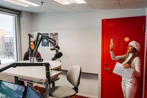 Maria-Baydar-Raadio-2s-Foto-GoodNews-Evelin-Kruus-055-Maria-Baydar-ja-Monika-Kuzmina