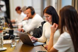 GoodNews-meeskonna-Sprint-Foto-GoodNews-Evelin-Kruus-035-Jana-Nomm-ja-Triinu-Gaver