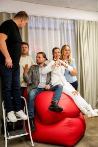 Mihkel-Nurm-Star-FMis-Foto-GoodNews-Evelin-Kruus-107-Mihkel-Nurm-Andres-Puusepp-Pille-Minev-Jurgen-Parnsalu-ja-Monika-Kuzmina