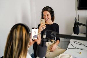 Sissi-Nylia-Benita-ja-Lea-Roy-Elmari-raadios-Foto-GoodNews-Evelin-Kruus-049-Lea-Roy-ja-Monika-Kuzmina