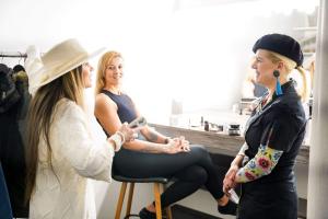 Janika-Koch-Mae-vottepaev-Foto-GoodNews-Evelin-Kruus-001-Monika-Kuzmina-Janika-Koch-Mae-ja-Katlin-Rohilaid-Aljaste