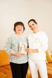 Imbi-Pajuga-kohtumine-Foto-GoodNews-Evelin-Kruus-12-Imbi-Paju-ja-Monika-Kuzmina