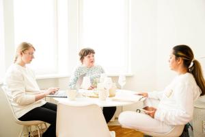 Imbi-Pajuga-kohtumine-Foto-GoodNews-Evelin-Kruus-53-Imbi-Paju-Kristi-Zirk-ja-Monika-Kuzmina