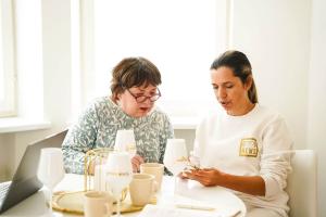 Imbi-Pajuga-kohtumine-Foto-GoodNews-Evelin-Kruus-57-Imbi-Paju-ja-Monika-Kuzmina