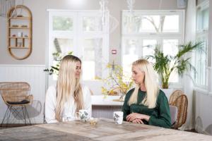 Rikardia-vottepaev-Foto-GoodNews-Evelin-Kruus-045-Helen-Kaljusaar-ja-Helen-Haava