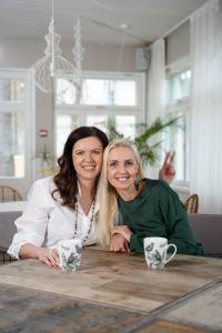 Rikardia-vottepaev-Foto-GoodNews-Evelin-Kruus-119-Britta-Burket-ja-Helen-Haava