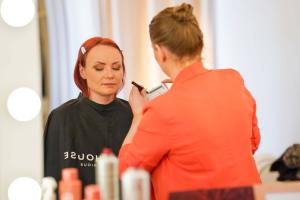 GoodNews-tiimiliikmete-pildistamine-Foto-GoodNews-Evelin-Kruus-12-Onnela-Seinamets-ja-Maie-Jaomaa