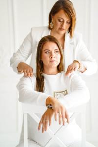 GoodNews-tiimiliikmete-pildistamine-Foto-GoodNews-Evelin-Kruus-30-Liina-Kumm-ja-Joanna-Koovit