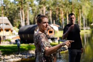 Suitsusauna-ohtu-saunameistritega-Foto-GoodNews-Evelin-Kruus-026-Margit-Kurn-ja-Gideon-Fijma