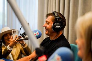 Urmas-Soorumaa-Sky-Plus-Hommikuprogrammis-Foto-GoodNews-Evelin-Kruus-028-Urmas-Soorumaa-ja-Monika-Kuzmina