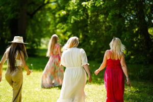 Naiste-Heaolufestivali-koosolek-Foto-GoodNews-Evelin-Kruus-108-Monika-Kuzmina-Vivian-Unt-Terri-Mang-ja-Kristel-Treier