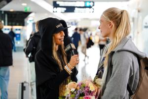 Sigrid-Kapanen-ja-Ringo-Tipp-Tallinna-Lennujaamas-Foto-GoodFight-Evelin-Kruus-50-Sigrid-Kapanen-ja-Monika-Kuzmina