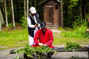 Saunavihtade-tegemine-Foto-GoodNews-Evelin-Kruus-133-Kaupo-Sormus-ja-Monika-Kuzmina