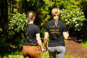 Saunavihtade-tegemine-Foto-GoodNews-Evelin-Kruus-183-Paivi-Paasu-Kreutzwald-Prii-ja-Margit-Kurn