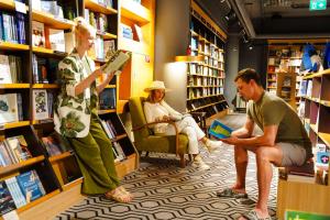 Kohtumine-Rahva-Raamatus-Foto-GoodNews-Evelin-Kruus-14-Monika-Kuzmina-Mai-Liis-Kivistik-Ilija-Toome