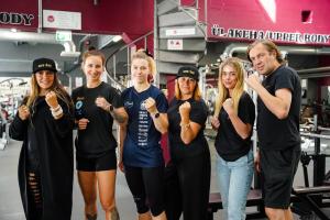 Kaido-Leesmann-trenn-voitlussportlastega-Foto-GoodFight-Evelin-Kruus-138-GoodFight-tiim-koos-Maarja-Okva-ja-Astrid-Johanna-Grentsiga