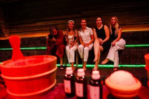 Elamus-Spa-videointervjuu-Foto-Evelin-Kruus-GoodNews-060-Evelin-Kruus-Margit-Kurn-Monika-Kuzmina-Virko-Veskoja-Grete-Kago