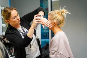 Janika-Koch-Mae-Telehommik-Foto-GoodNews-Evelin-Kruus-022-Maie-Jaomaa-Janika-Koch-Mae