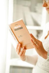 Raamat-Foto-GoodNews-Evelin-Kruus-034-Torjutud-malestused