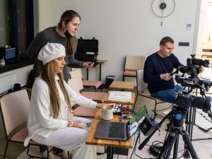 Monika-Kuzmina-Aljona-Shmeljova-Caius-Wimberg-Foto-Sven-Tupits