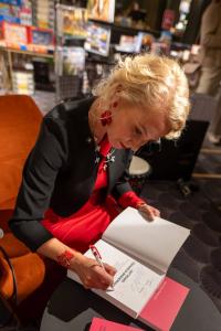 Raamatute-esitlus-Foto-Sven-Tupits-087-Olesija-Saue